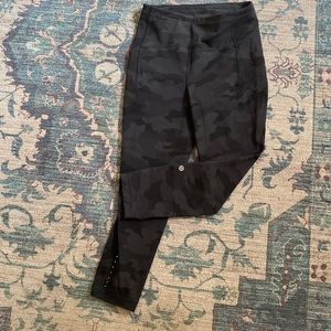 lululemon base pace leggings; size 6
